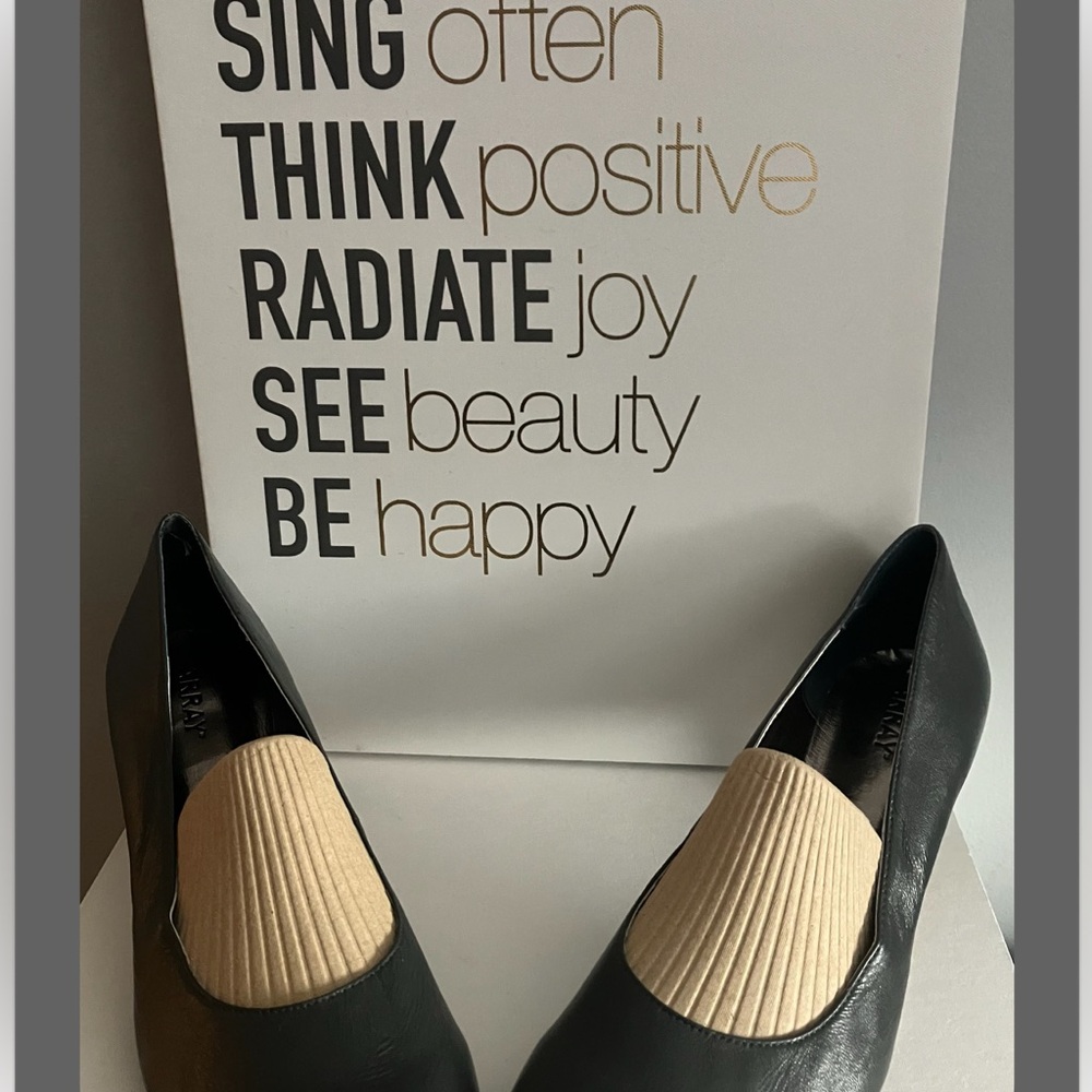 Array, Flatter, dark gray leather low heel basic pump. Sz 12N